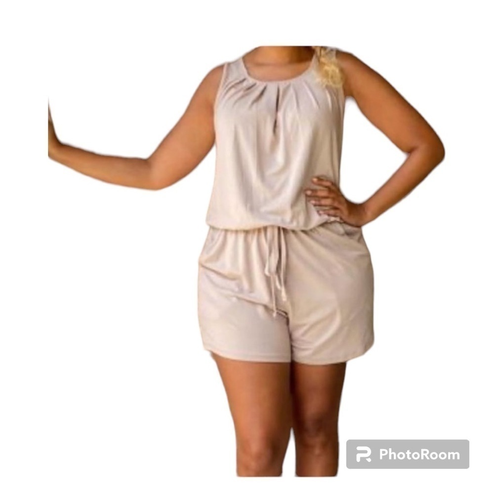 Zenana romper. Tan. Small. NWOT